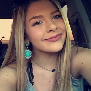 Meet your Posher, Caitlin